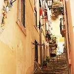 Casa Beco Do Castelo * Lisboa